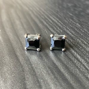 Black Square Earrings - Silver tone